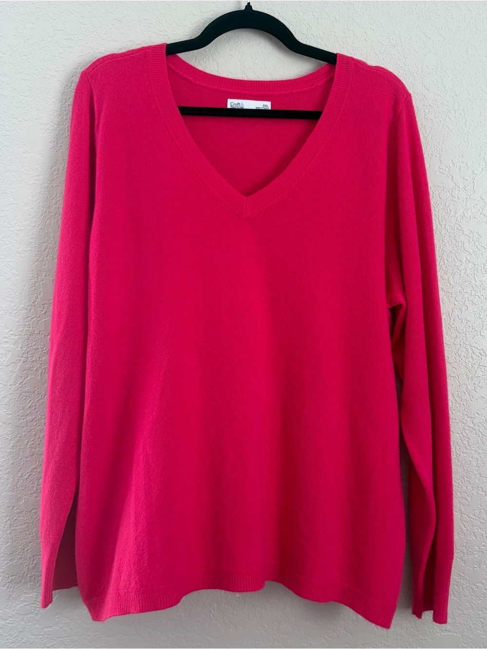 Croft & Barrow Women's XXL Neon Pink V-Neck Long Sleeves Extra Soft Knit Sweater